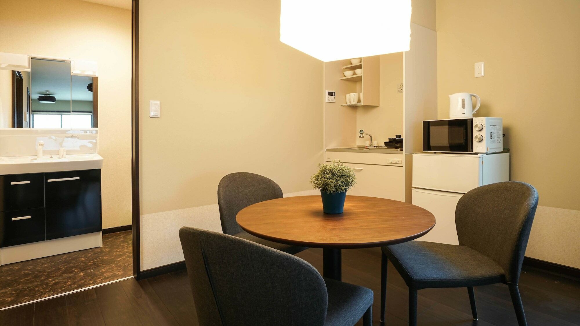 カモンイン 相深1 Apartment *